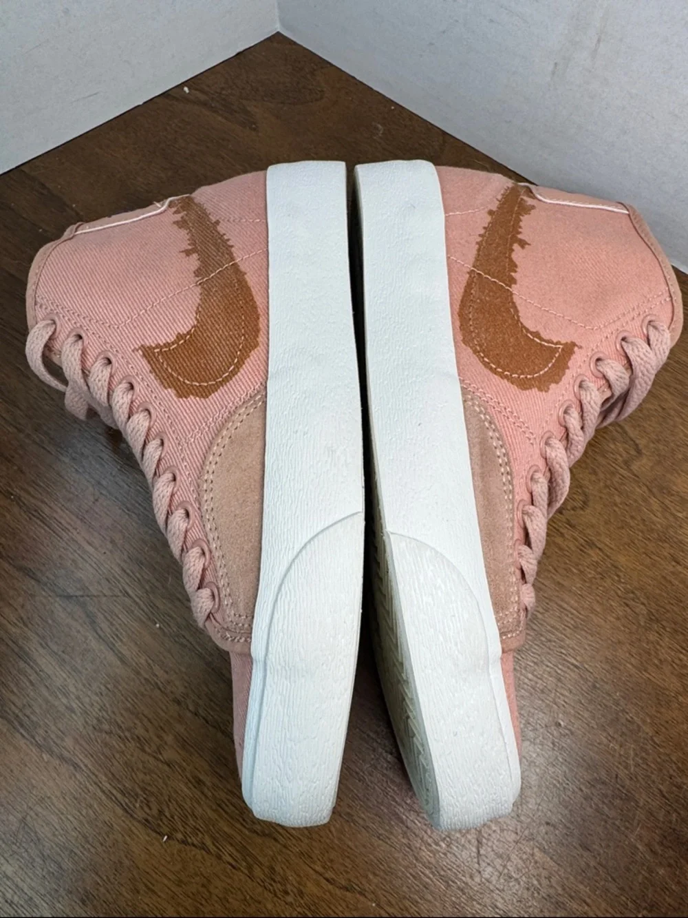 Nike Kids SB Blazer Court Mid Premium Canvas High-Top Sneakers Rose Whisper, 4